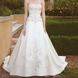 Casablanca wedding dress, BRAND NEW, beaded, satin